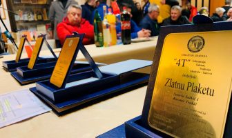 Novogodišnji prijem u Tarevcima 2021: U susret Novoj 2022.godini Zlatne plakete najuspješnijim